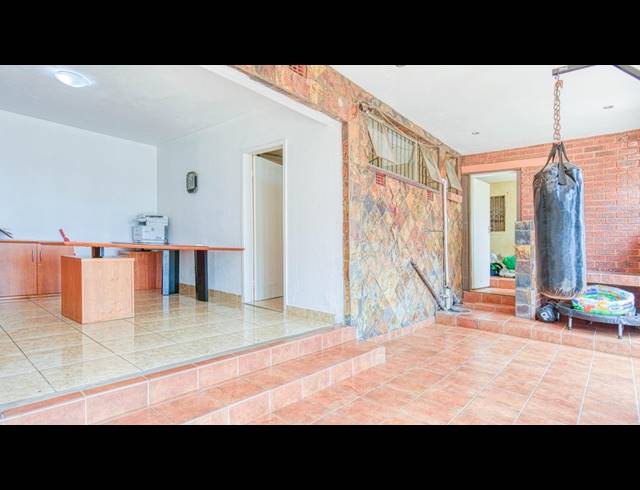 3 BEDROOM HOUSE FOR SALE IN GLENVISTA